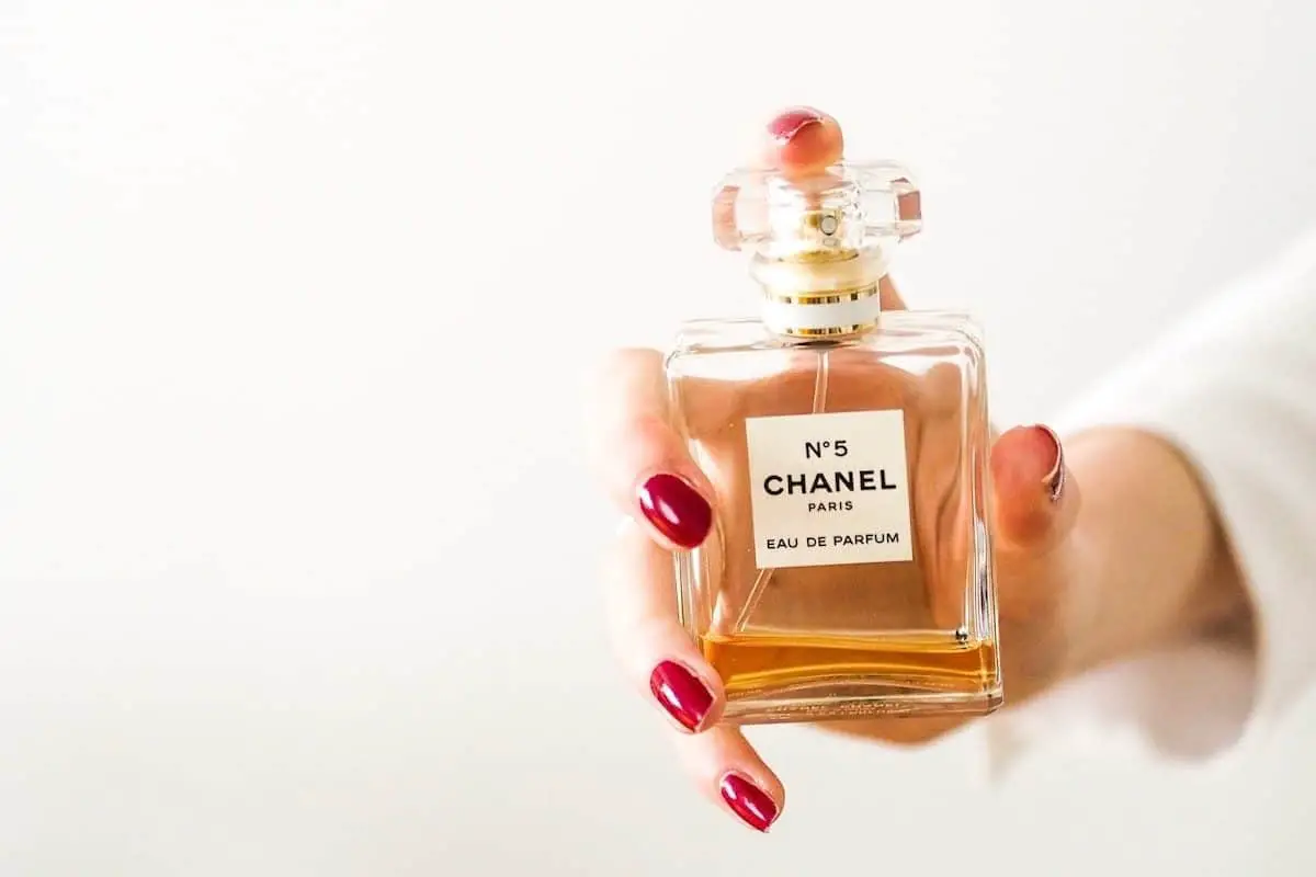 Does Perfume Disinfect? Read THIS Before You Use It!