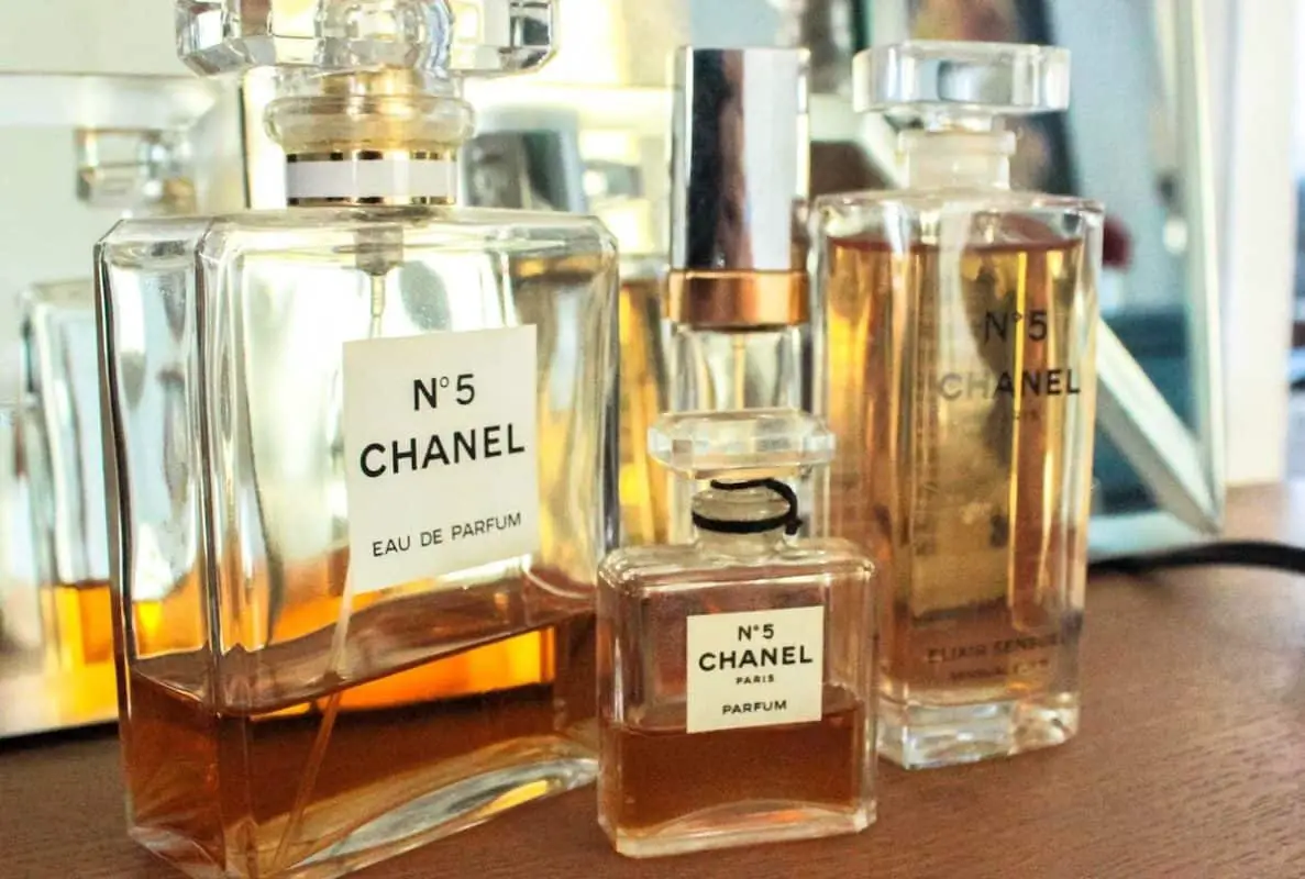 Parfum vs Eau de Parfum: 9 Key Differences You Should Know!