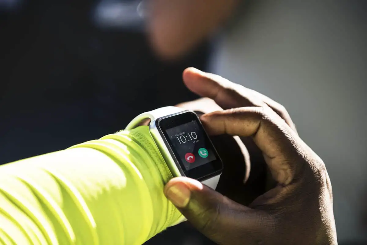 Does Apple Watch Have a SIM Card? [Here’s What to Know!]